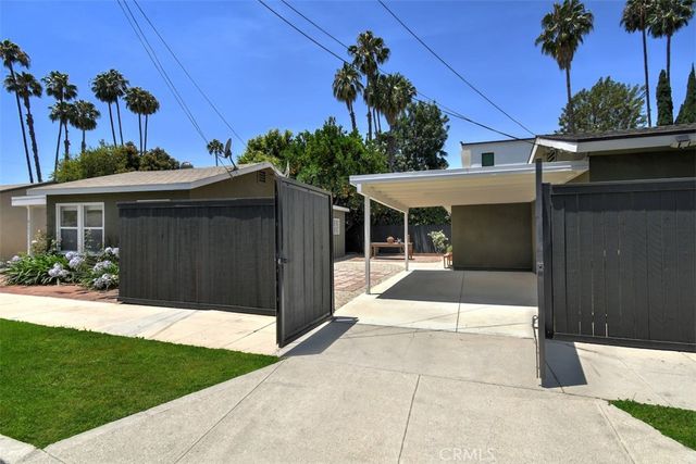 13902 Calvert Street, Valley Glen, CA 91401