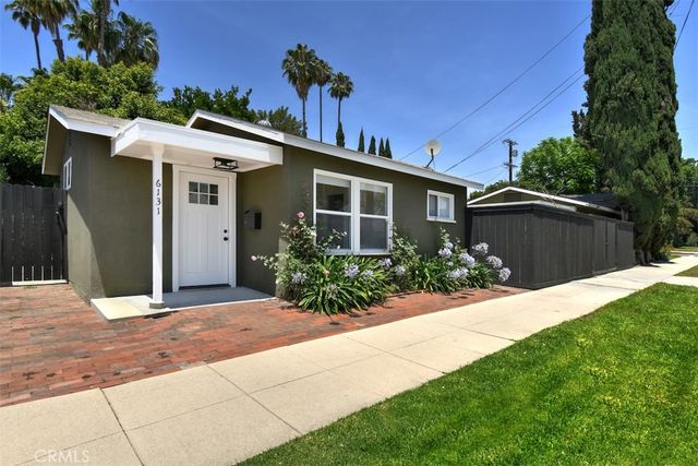 13902 Calvert Street, Valley Glen, CA 91401