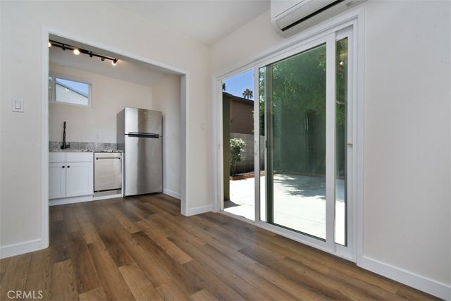 13902 Calvert Street, Valley Glen, CA 91401