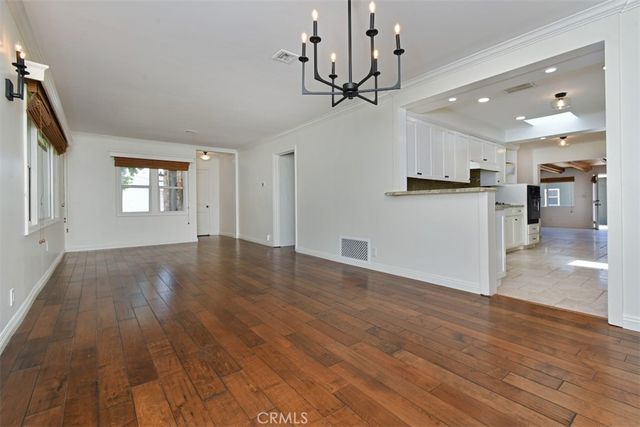 13902 Calvert Street, Valley Glen, CA 91401