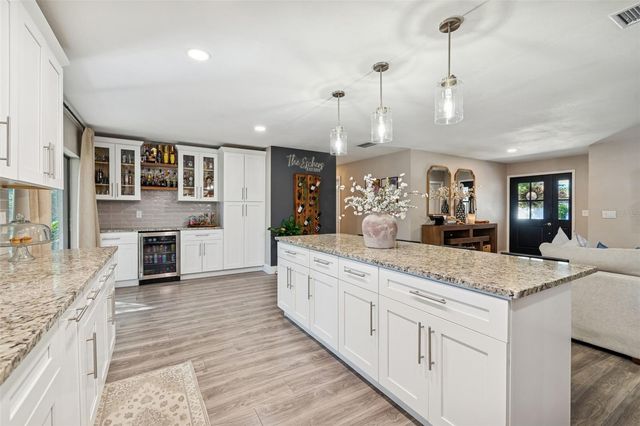 11313 CARROLLWOOD ESTATES DRIVE, Tampa, FL 33618