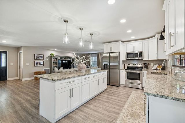 11313 CARROLLWOOD ESTATES DRIVE, Tampa, FL 33618