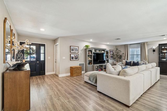 11313 CARROLLWOOD ESTATES DRIVE, Tampa, FL 33618