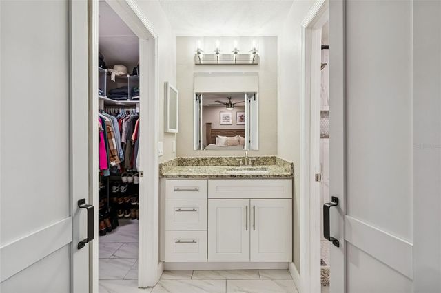 11313 CARROLLWOOD ESTATES DRIVE, Tampa, FL 33618