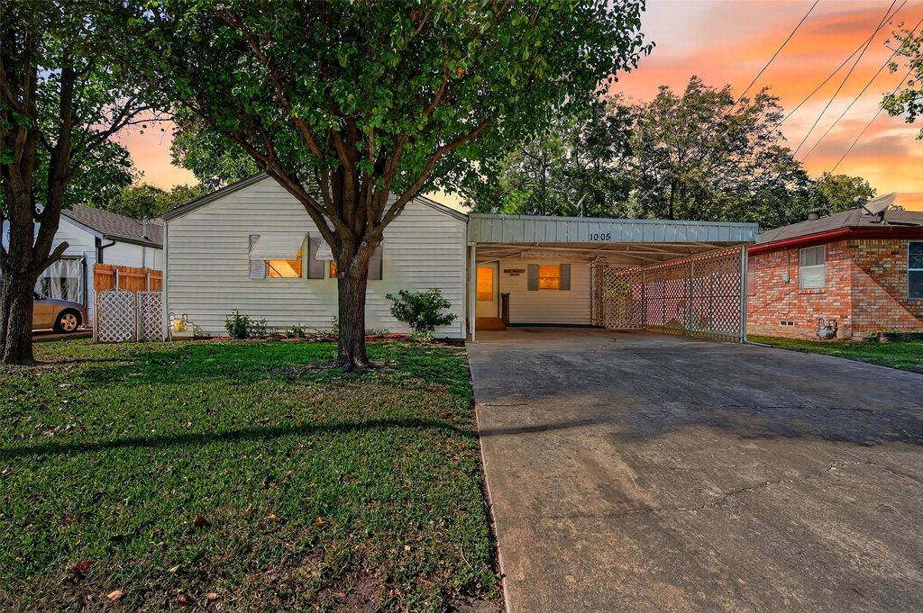 1005 S Clements Street, Gainesville, TX 76240