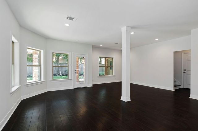 810 Herdsman Drive, Houston, TX 77079