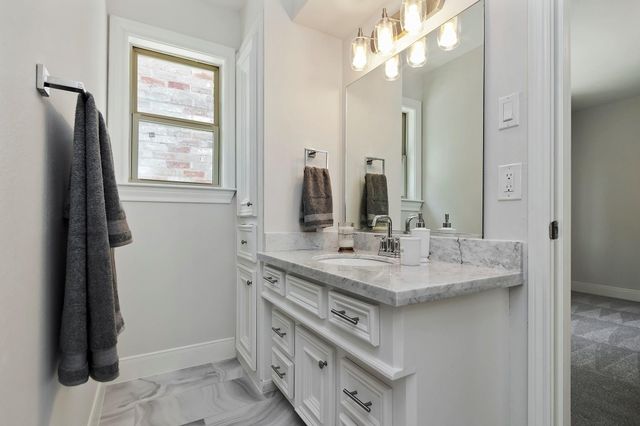 810 Herdsman Drive, Houston, TX 77079