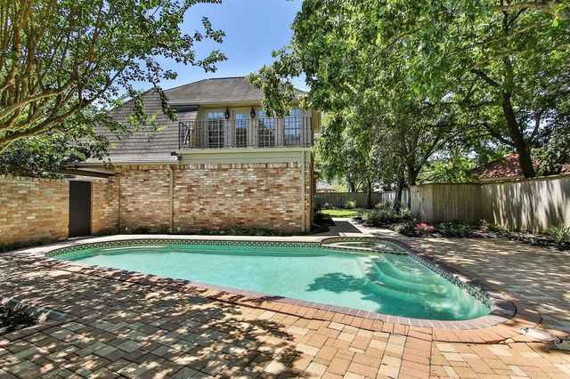 810 Herdsman Drive, Houston, TX 77079