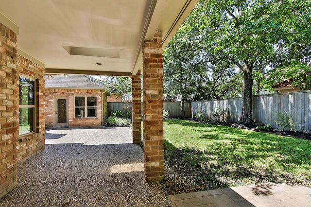 810 Herdsman Drive, Houston, TX 77079