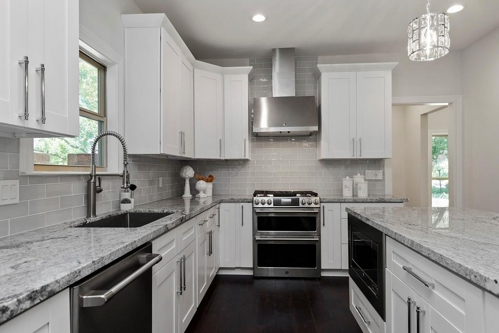 810 Herdsman Drive, Houston, TX 77079