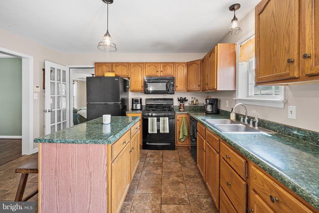 311 HERON DR, Lincoln University, PA 19352