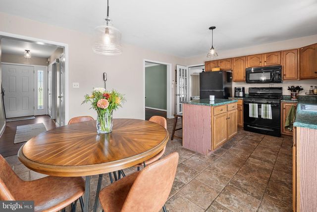 311 HERON DR, Lincoln University, PA 19352