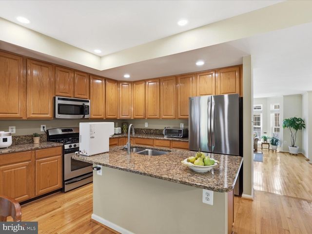 13110 FOREST MIST LN, Fairfax, VA 22033