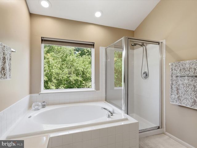 13110 FOREST MIST LN, Fairfax, VA 22033