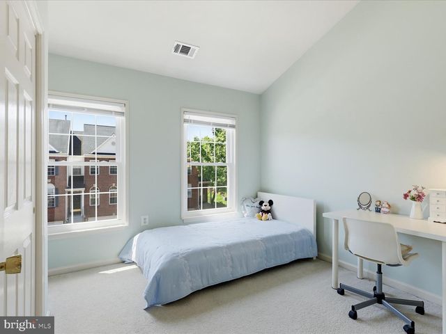 13110 FOREST MIST LN, Fairfax, VA 22033