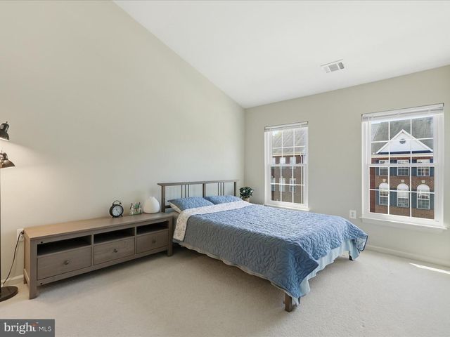 13110 FOREST MIST LN, Fairfax, VA 22033