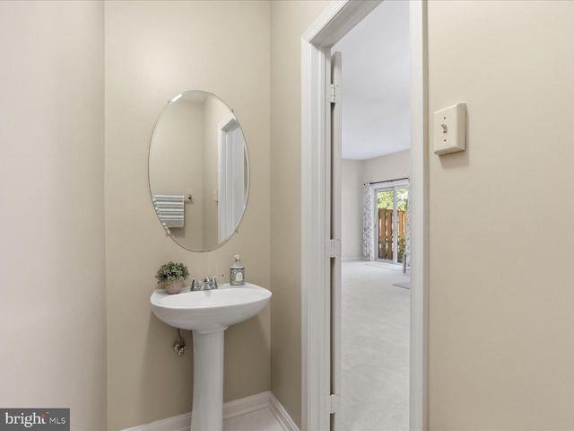 13110 FOREST MIST LN, Fairfax, VA 22033