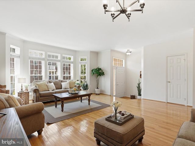 13110 FOREST MIST LN, Fairfax, VA 22033
