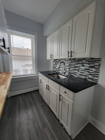 13 Regent Ave 2, Providence, RI 02908