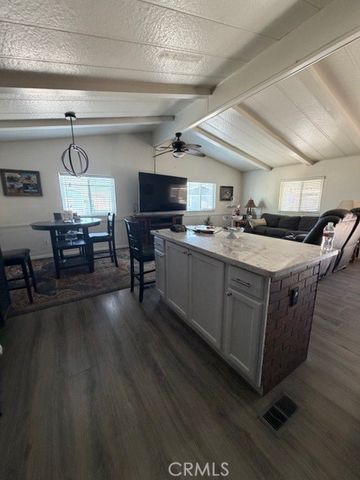 9161 Santa Fe E 39, Hesperia, CA 92345