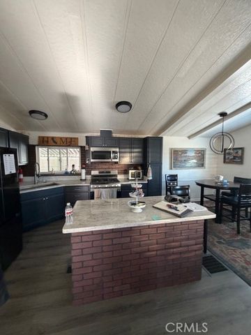 9161 Santa Fe E 39, Hesperia, CA 92345