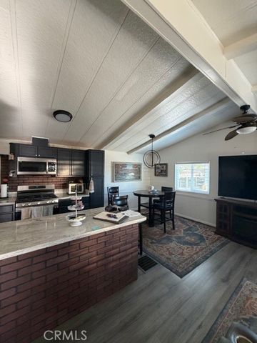 9161 Santa Fe E 39, Hesperia, CA 92345
