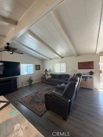9161 Santa Fe E 39, Hesperia, CA 92345