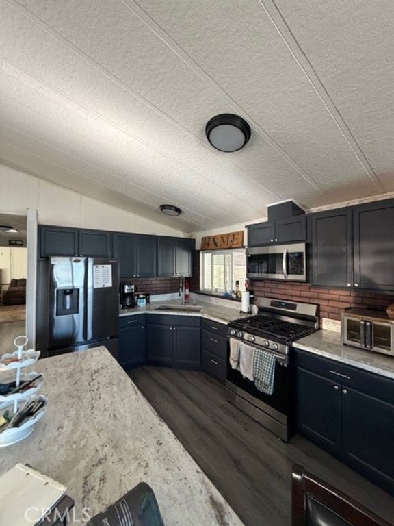 Image 18 of property listing at 9161 Santa Fe E 39, Hesperia, CA 92345