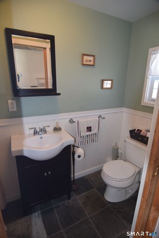 10 Hartford Avenue, Old Lyme, CT 06371