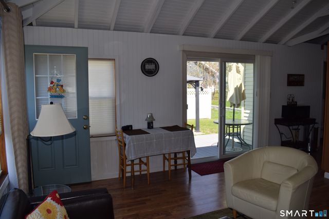 10 Hartford Avenue, Old Lyme, CT 06371