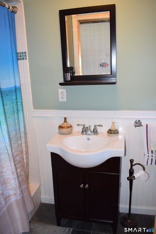 10 Hartford Avenue, Old Lyme, CT 06371