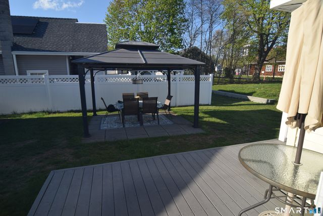 10 Hartford Avenue, Old Lyme, CT 06371