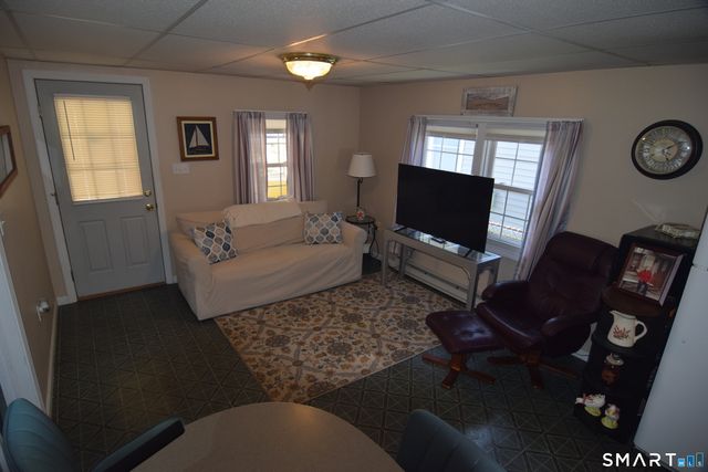 10 Hartford Avenue, Old Lyme, CT 06371