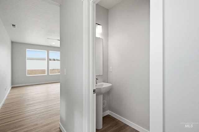 35 S Sweetgrass Ave, Nampa, ID 83651