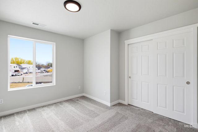 35 S Sweetgrass Ave, Nampa, ID 83651