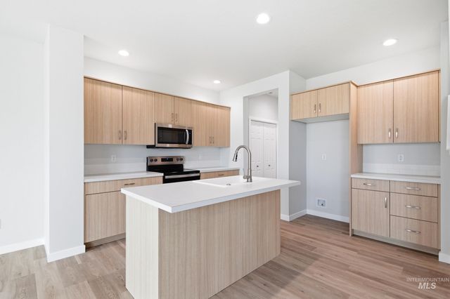 35 S Sweetgrass Ave, Nampa, ID 83651