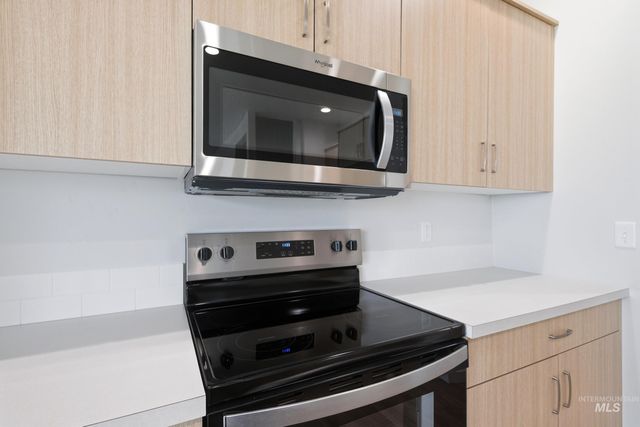 35 S Sweetgrass Ave, Nampa, ID 83651