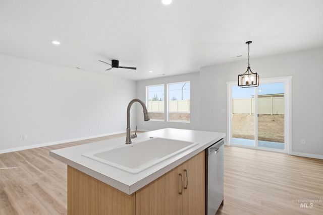 35 S Sweetgrass Ave, Nampa, ID 83651