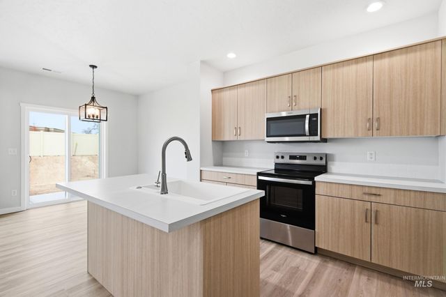 35 S Sweetgrass Ave, Nampa, ID 83651