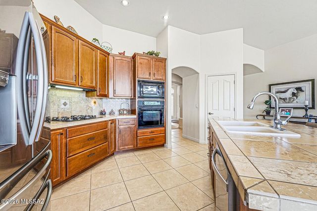 1282 W Via De Santo Tomas, Sahuarita, AZ 85629
