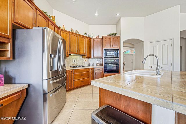 1282 W Via De Santo Tomas, Sahuarita, AZ 85629