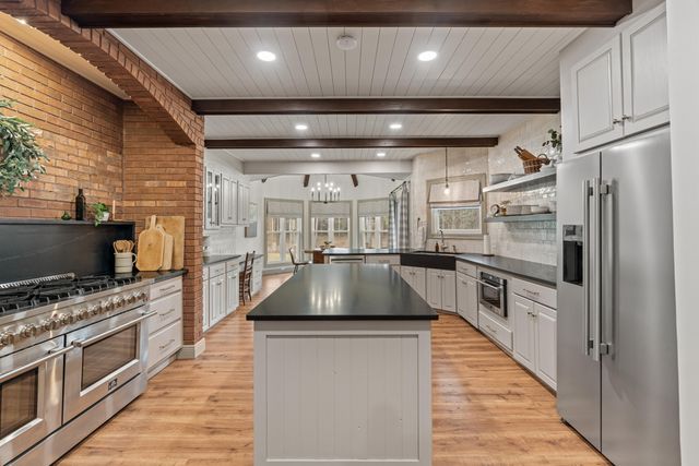 217 T Smith, Hattiesburg, MS 39401