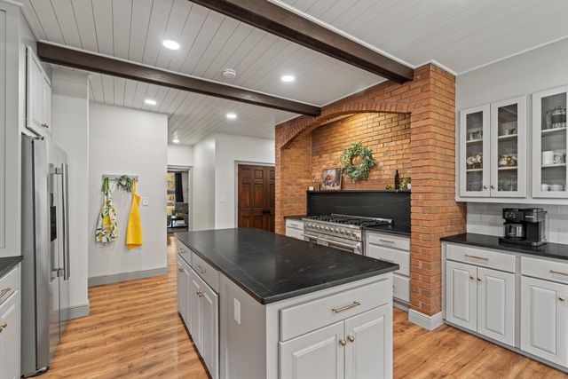 217 T Smith, Hattiesburg, MS 39401