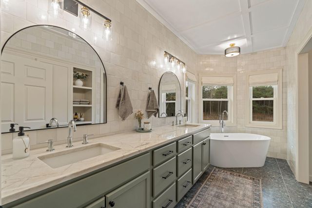 217 T Smith, Hattiesburg, MS 39401