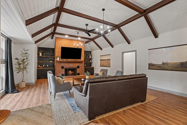 217 T Smith, Hattiesburg, MS 39401