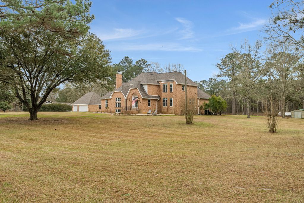 217 T Smith, Hattiesburg, MS 39401