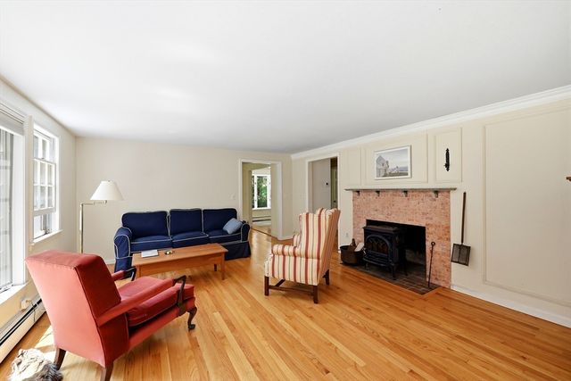 25 Echo Hill Rd, Amherst, MA 01002