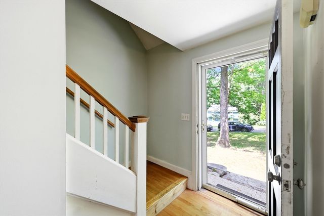 25 Echo Hill Rd, Amherst, MA 01002
