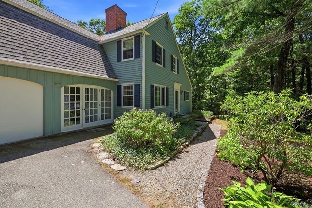 25 Echo Hill Rd, Amherst, MA 01002