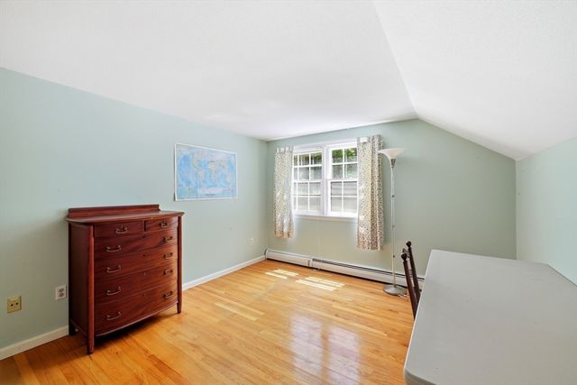 25 Echo Hill Rd, Amherst, MA 01002